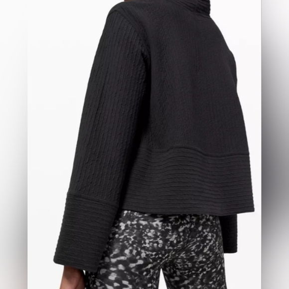 Lululemon Retreat Yourself Pullover. - Picture 2 of 11